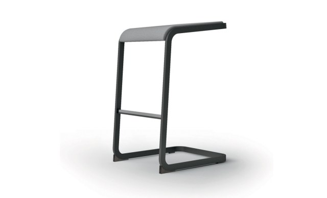 1200_730_stool1