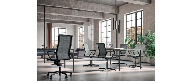 DYNAMICA Executive Chair