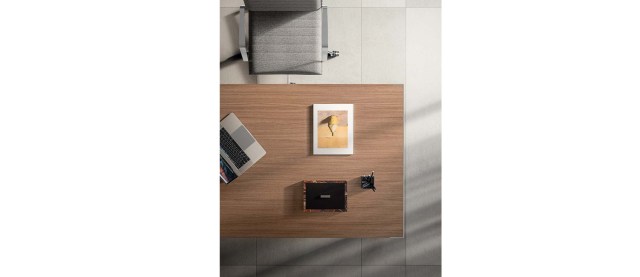 X7 Meeting Table